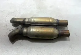 18307578186 Bmw 2010-2016 550i Front Exhaust Muffler Silencer Resonator Oem