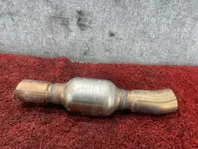 18308643653 Bmw 2016-2018 F30 330e Center Exhaust Muffler Resonator Silencer Oem 66k