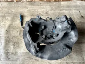 6762017 Bmw 650i E64 E63 Oem 04 -10 Front Left Driver Side Spindle Knuckle Hub