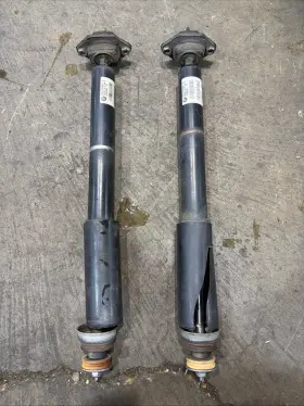 6782860 Bmw 128i 135i E88 Oem 08-13 Set Rear Left And Right Strut Shocks