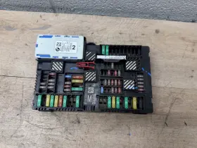 6837091 Bmw M550i 750 740 X3 X 4 G30 Oem 17-20 Rear Power Distibution Fuse Relay Junctio