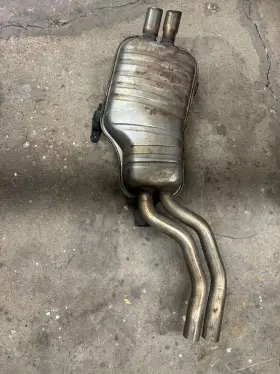 7502674 Bmw 01-06 E46 325ci 325i Rear Exhaust Muffler W Tips Oem