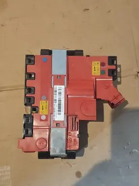 9206140 Bmw F01 F10 550 750 Oem 11-16 Positive Battery Power Distriubtion Terminal Fuse