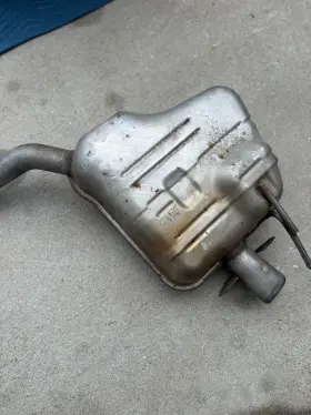 85560369 Cadillac Xt6 3.6l Exhaust System Rear Right Side Muffler Oem 2022 - 2025 -cut