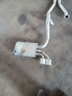 333.gm1y01 Chevrolet Corvette 2001 Muffler Assembly Left