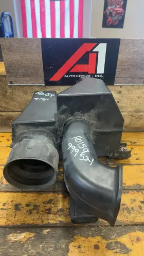 338-999521 Dodge 11-19 Journey Air Intake Tube/resonator