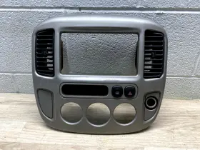 302vbq Ford Escape 02-07 Oem Center Dash Radio Stereo Bezel Trim Switch Vent