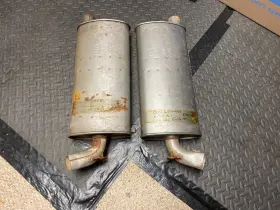 1234280 Gm 1234281 N.o.s. Buick Riviera Dual Exhaust Mufflers Rh And Lh Cmb
