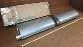 3904077 Gm Nos 65 66 67 68 69 70 Chevy Lh Muffler Chevelle 327 Impala 396 427 350 Truck Too