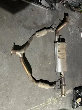 84946740 Gm Center Muffler 2021-2023 Cadillac Escalade Oem