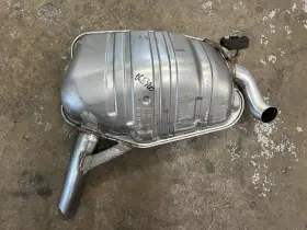 2114911000 Mercedes-benz 05-06 E320 Left Driver Side Exhaust Muffler Oem