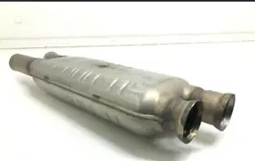 2124910501 Mercedes-benz 2012-18 W218 Cls400/550 V8 Center Exhaust Muffler Resonator Oem