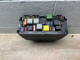 A2045456301 Mercedes Benz C63 C300 C350 W204 08-11 Front Sam Fuse Box Relay Control Module