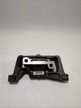 A2464609000 Mercedes-benz 14-18 Cla250 Gla W117 Front Right Engine Motor Mount Bracket