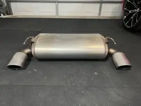 20100-6hz0b Nissan Oem 2023 Z Rear Muffler - Mt Used Like New Condition