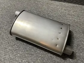 21690 Walker Exhaust Muffler-quiet-flow Ss Nib 15 Inch Body 2 1/4 Inlet/outlet Usa